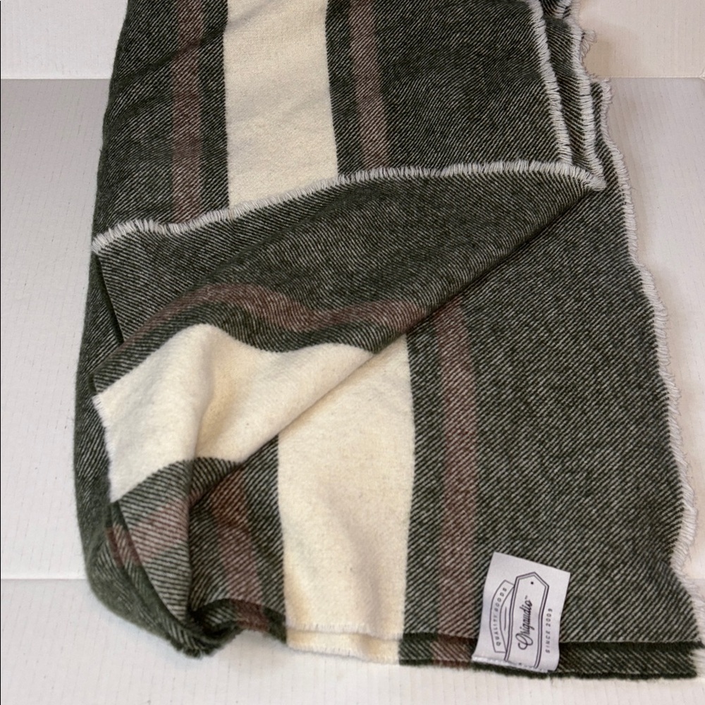 Origaudio cozy throw blanket